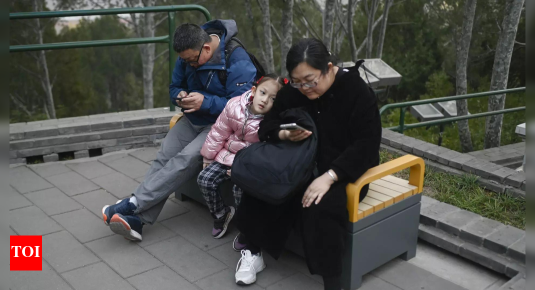 Parents spend three times more time on phone than what they spend with ...
