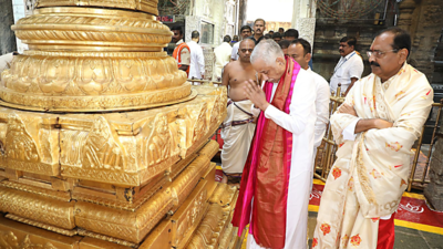 Andhra Pradesh governor Nazeer worships at Tirumala temple