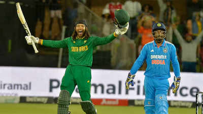 2nd ODI: Ton-up Tony de Zorzi, bowlers power South Africa to series-levelling win over India