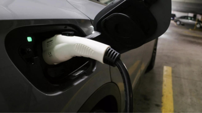 White House Supports Industry Initiative for Standardizing Tesla's Electric Vehicle Charging Connectors
