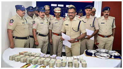 Anantapur police recover Rs.61 lakh in connection with two theft cases, five arrested