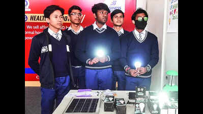 India shining: Students turn ideas into profit