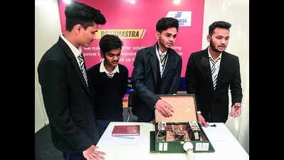 India shining: Students turn ideas into profit
