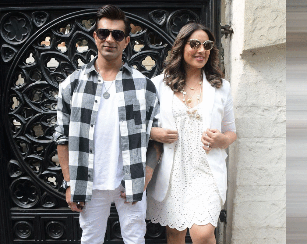
It’s a lunch date for Bipasha Basu and Karan Singh Grover
