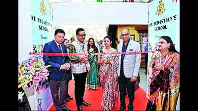 City school holds art and science exibition