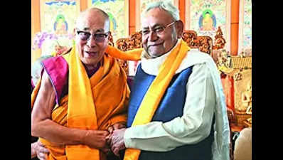 Nitish invites Dalai Lama to open Buddha museum in Vaishali