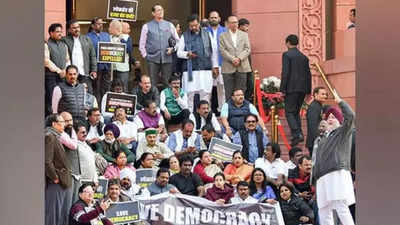 J'khand: INDIA bloc leaders take out protest rally against suspension of MPs