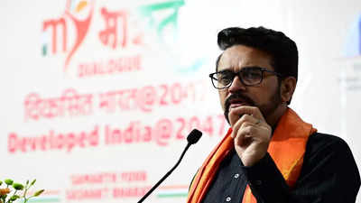 Rahul Gandhi should apologise for insulting parliament, Union minister Anurag Thakur says
