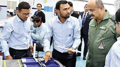 IAF chief inspects 125kgair bomb made by Solar