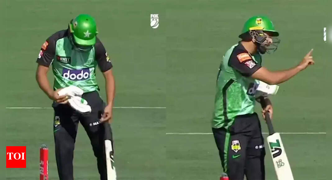 Watch: Unprepared Rauf comes out to bat without pads
