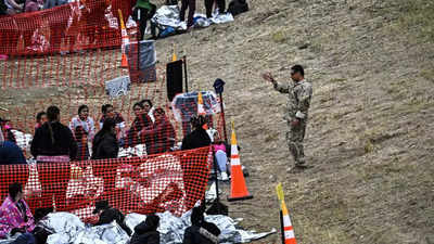 10k migrants day: US border states shut entry points