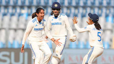 India vs Australia, one-off women's Test: Harmanpreet's double strike gives India the edge