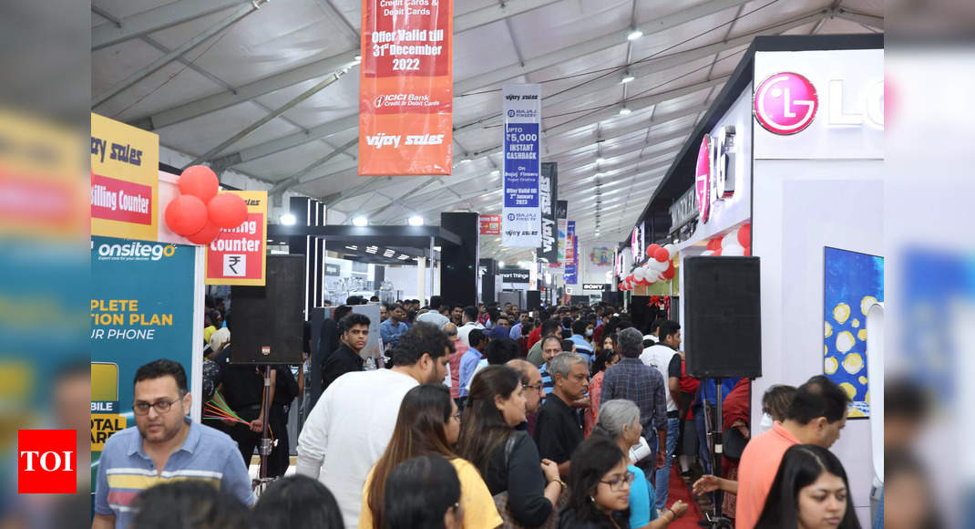 IICF Consumer Expo: Vijay Sales announce deals and discounts on products from Sony, Apple and others