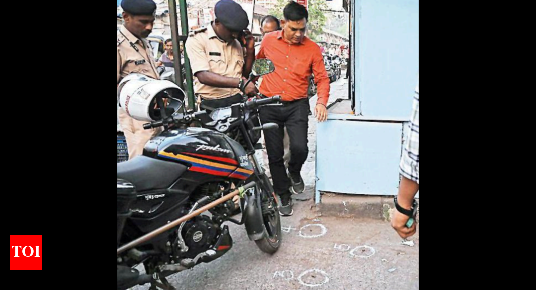 Gangster shot dead in city clash, passersby injured | Mumbai News ...