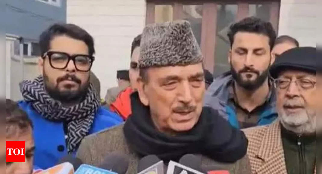 Former J&K Cop Shot Dead: Parties should set aside differences and unite to crush terror in J&K: Former CM Ghulam Nabi Azad | India News