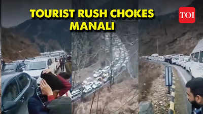 Tourist rush after snowfall chokes Manali, Atal tunnel and surrounding ...