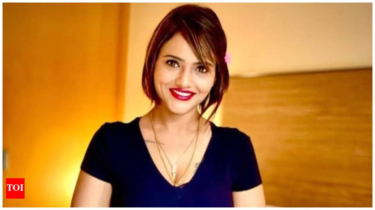 Jinnie Jaaz who will make her Bollywood debut opposite Rajpal Yadav makes a  birthday wish: It would be to participate in Bigg Boss | Hindi Movie News  - Times of India