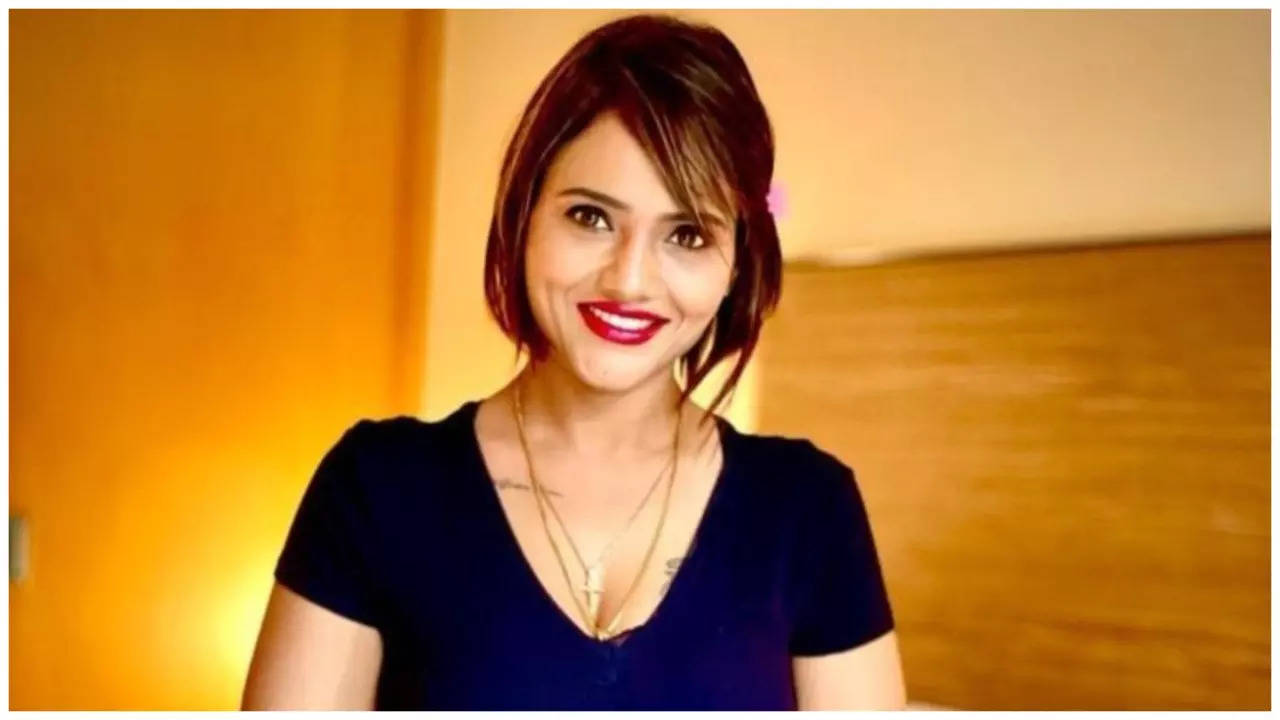 Jinnie Jaaz who will make her Bollywood debut opposite Rajpal Yadav makes a  birthday wish: It would be to participate in 'Bigg Boss' | Hindi Movie News  - Times of India