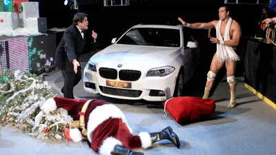 The forgotten tale of Santa Claus and unplanned car accident on WWE RAW