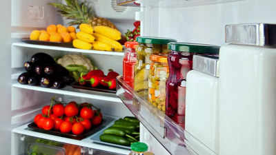 5 Ways to Maximize Space In Your Fridge When You're Hosting a Big Meal