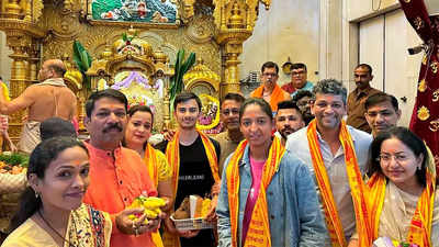Harmanpreet Kaur offers prayers at Siddhivinayak temple