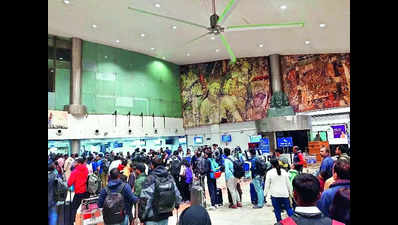 Chaos resurfaces at Pune airport in peak travel time