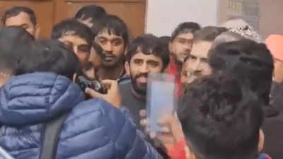 Watch: Rahul Gandhi meets Bajrang Punia, other wrestlers as WFI crisis continues | More sports News - Times of India