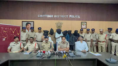 Chittoor police bust interstate burglars' gang; 6 held