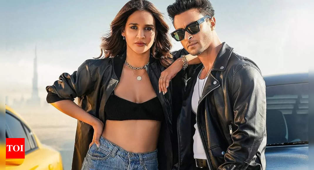 Aayush Sharma and Aisha Sharma's sensational new song 'Tera Hoke Nachda Phira' OUT NOW!