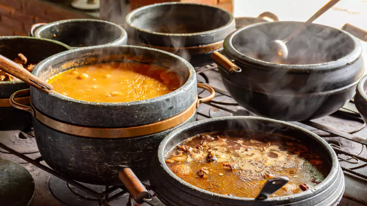 Stoneware Cooking Benefits Why cooking food in stoneware is a healthy practice