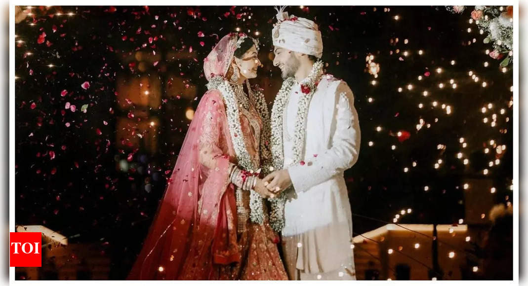 Amitabh Bachchan’s ‘Cheeni Kum’ co-star Swini Khara marries her beau in grand wedding ceremony | Hindi Movie News