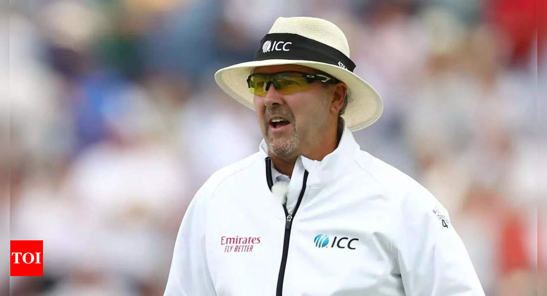 Watch: Third umpire emerges after getting stuck in MCG lift