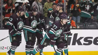Anaheim Ducks hand Vegas Golden Knights 4th straight loss - Times of India