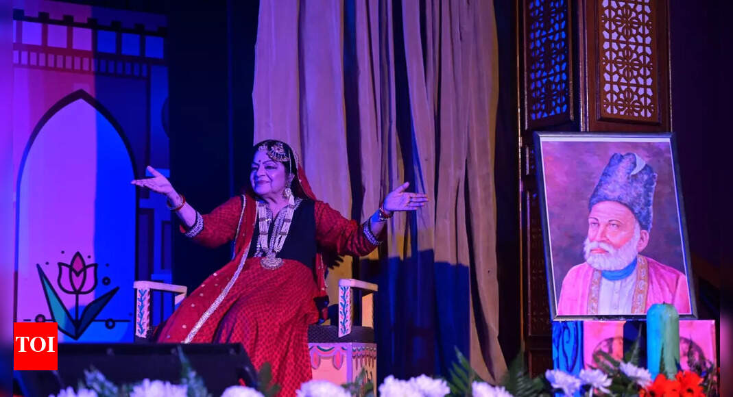 Dr Uma Sharma captivates audience with beautiful tribute to Ghalib