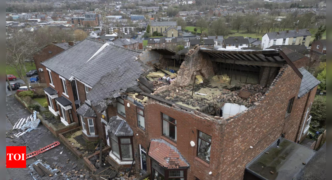 Storm Gerrit disrupts trains and leaves thousands without power as it batters northern UK – Times of India