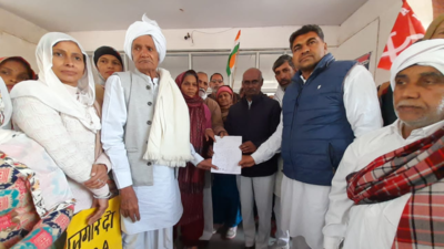 Khap bodies, farmer unions demand release of Neelam Verma; submit memorandum to SDM