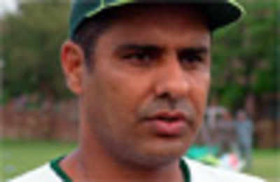 Keep mouth shut and focus on cricket: Waqar to Afridi