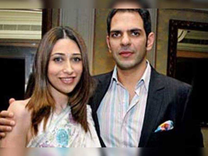 Karishma Kapoor reconciles with husband | Hindi Movie News - Times of India