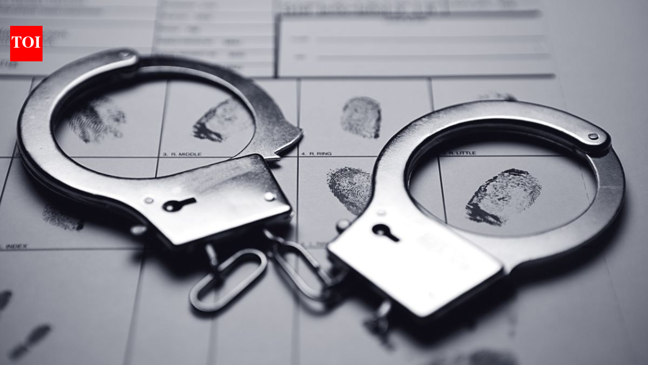Man arrested for possession of illegal firearms and two bullets | Thane ...