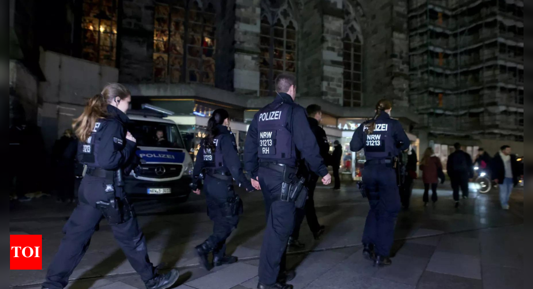 Arrests in Germany over ‘Cologne cathedral attack plot’ – Times of India