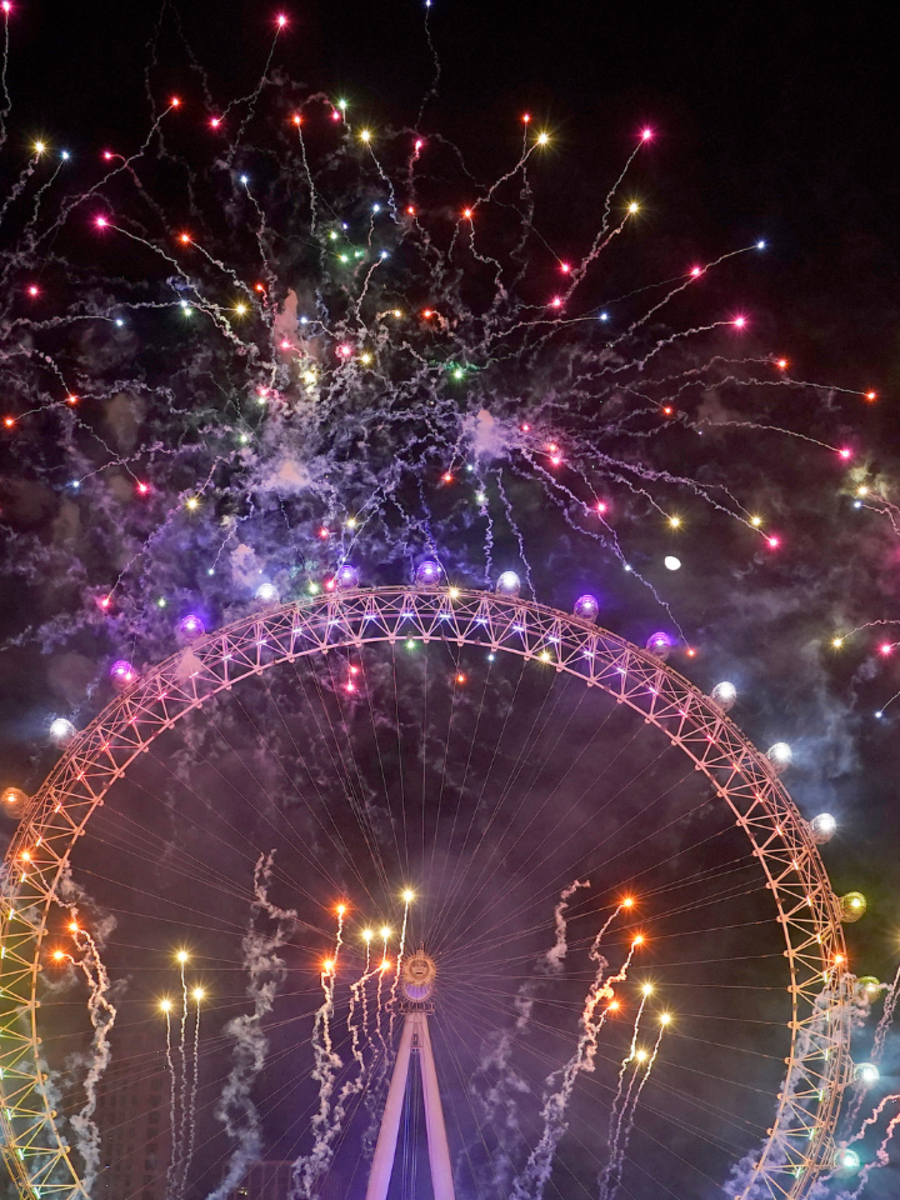 New Year's Eve 2024 Fireworks Around the World in 8 Stunning Pictures