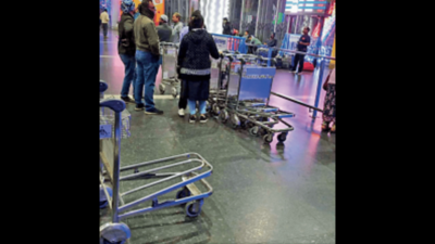 Kolkata: In peak homecoming season, dearth of trolleys adds to airport woes