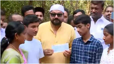 Jayaram offers Rs 5 lakh in aid to farmers after the cattle tragedy