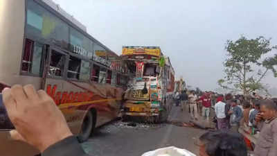 Three killed, 30 injured as bus collides with truck in Odisha's Cuttack