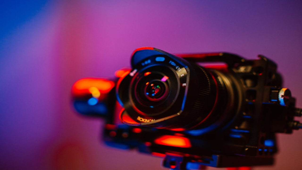 Why are mirrorless cameras great for both beginners & professionals