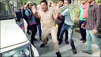 Protestors beat constable in Surat, 40 people booked