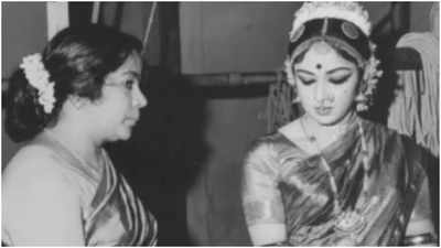 Hema Malini shares throwback pictures with mother on her birth anniversary