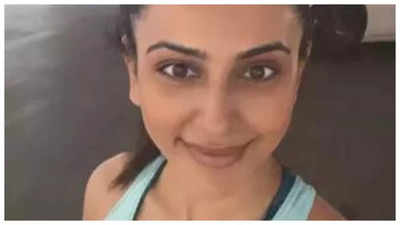 Rakul Preet Singh Fucking Vedios - Rakul Preet Singh sweats away New Year's feasts, drops glimpse of first  workout | Hindi Movie News - Times of India