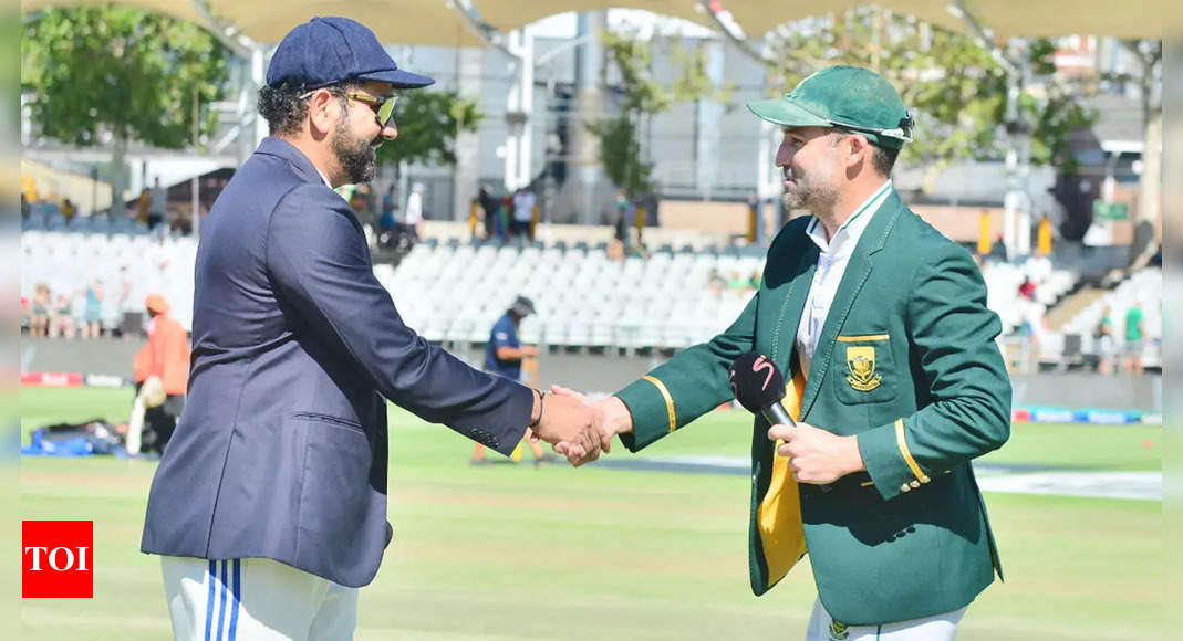 Surprised that SA skipper chose to bat first: Gavaskar