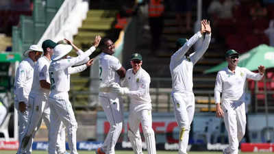2nd Test: India lose 6 for 0 in 11 balls to be bowled out for 153 after South Africa dismissed for 55 on chaotic 23-wicket day one